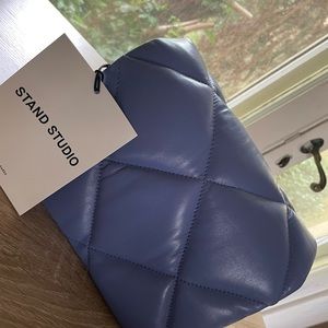 STAND STUDIO
quilted leather shoulder bag